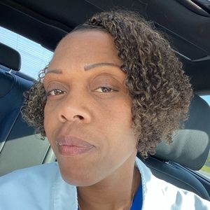 Meet your Posher, Raquel